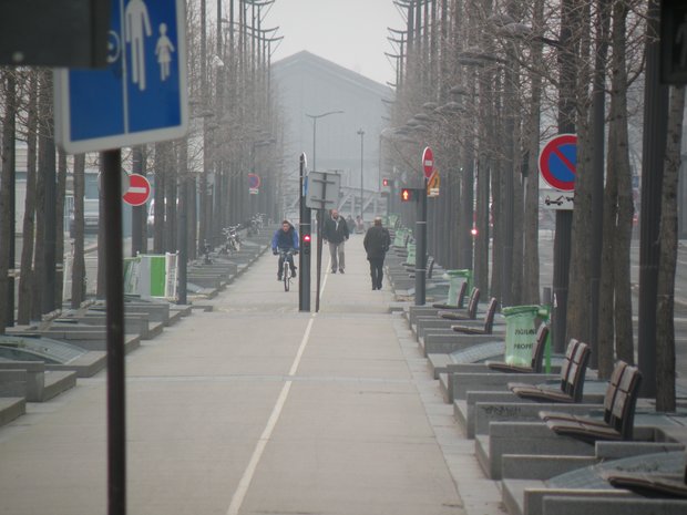  piste cyclable, au loin la gare d'Austerlitz